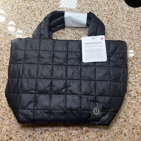Quilted Grid Small Tote 5L - Picture 4 of 6